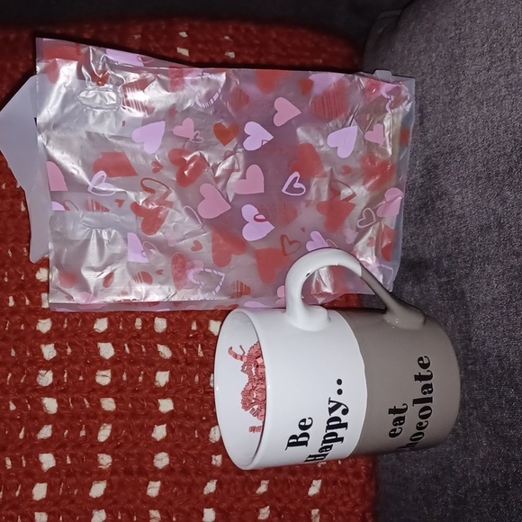 ❤️ Be Happy Mug (021124B). - Picture 2 of 3